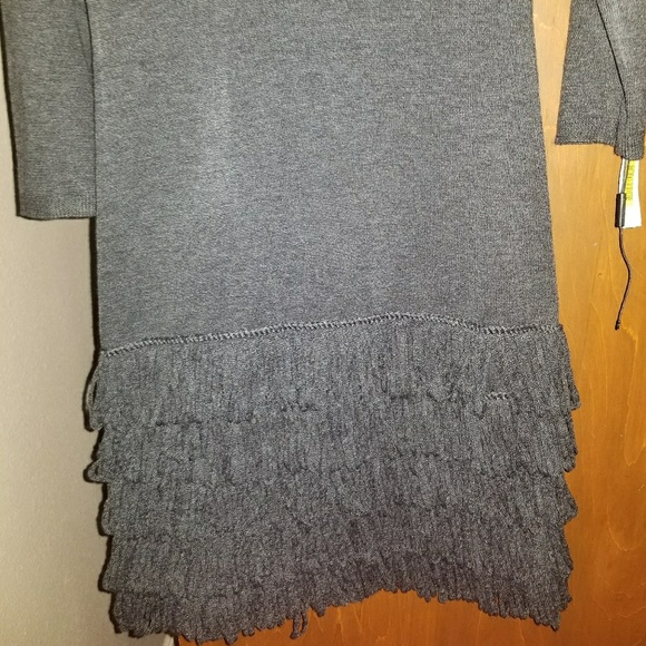 Gray dress - Picture 3 of 3